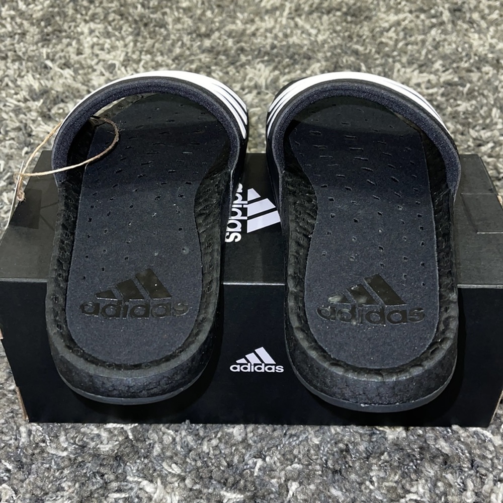 New ADIDAS ADILETTE BOOST Slides in Black - Picture 7 of 16